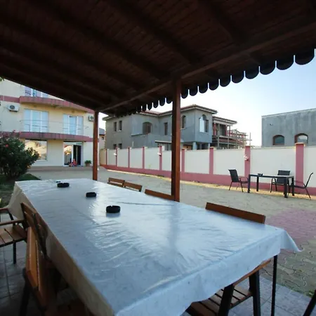 Mamaia Sat Guest house *